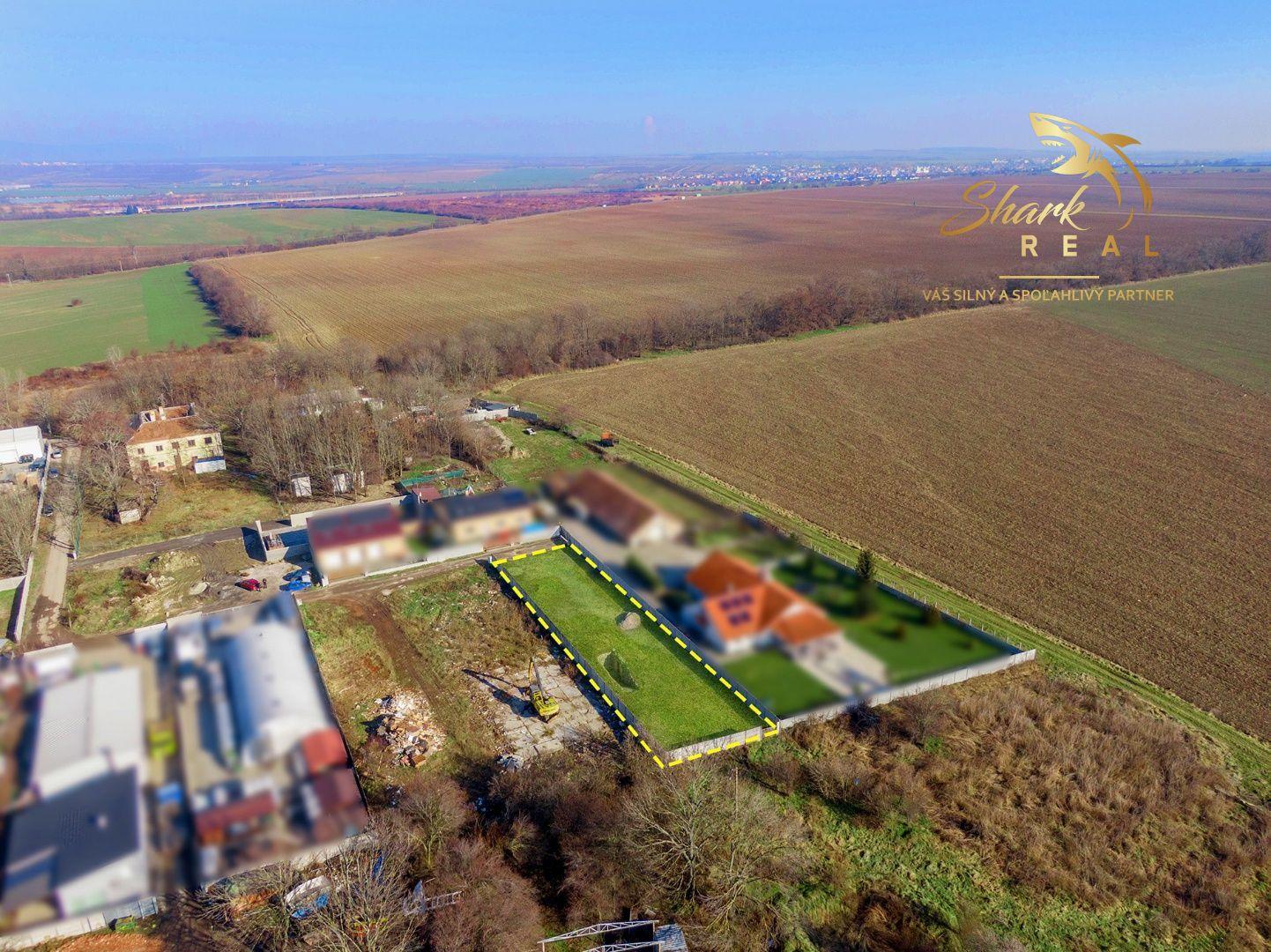 Pozemok Pezinok_Predaj_Benefit je  Krásna tehlová originálna pivnička na pozemku