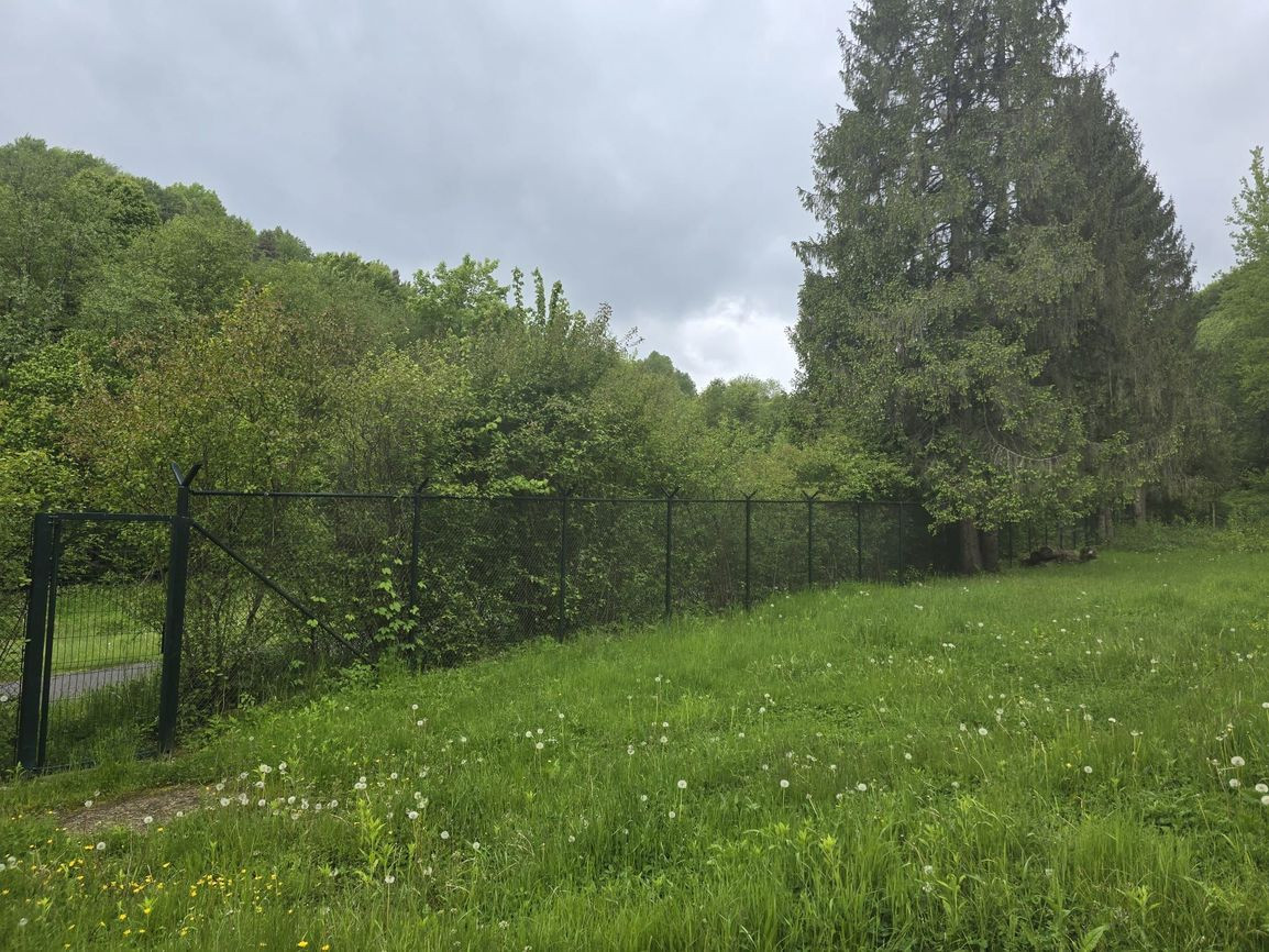 Priestranná budova s bývaním