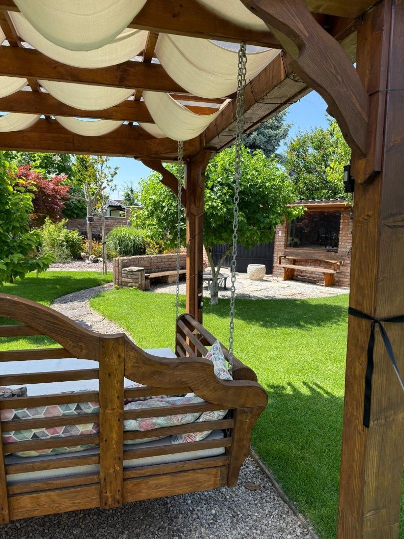 Štýlový 5-izbový bungalov s krásnou záhradou