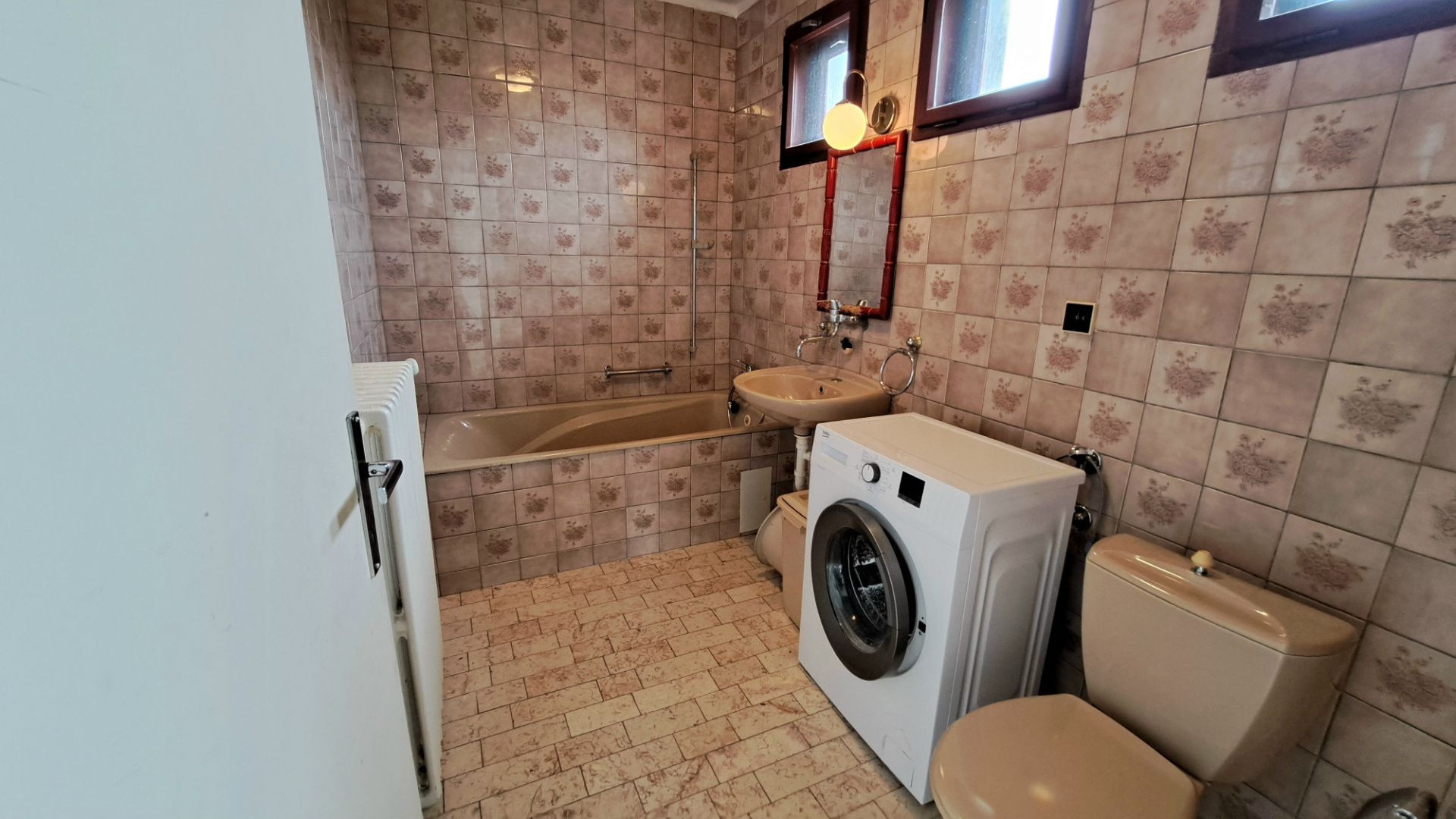 TOP PONUKA! Priestranný 7 izbový dom na predaj. IHNEĎ OBÝVATEĽNÝ