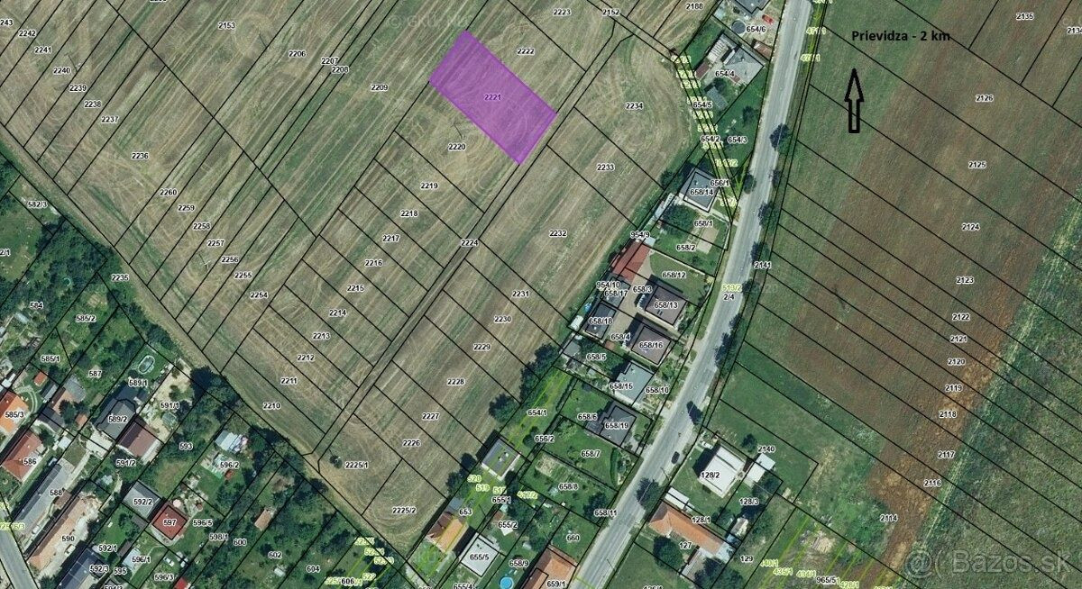 KRÁSNY POZEMOK S VÝHĽADOM NA BOJNICKÝ ZÁMOK