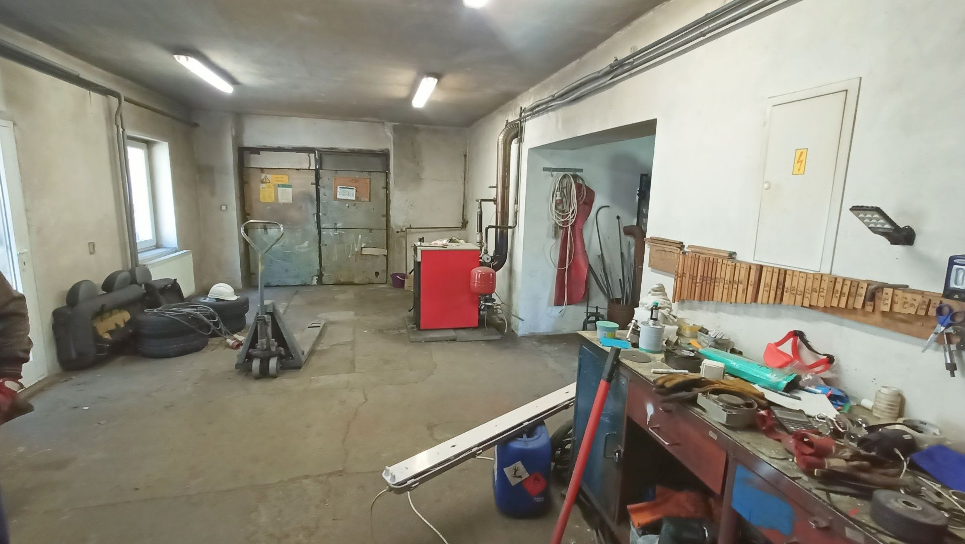 Viacúčelový objekt vhodný na podnikanie v obci Vyhne