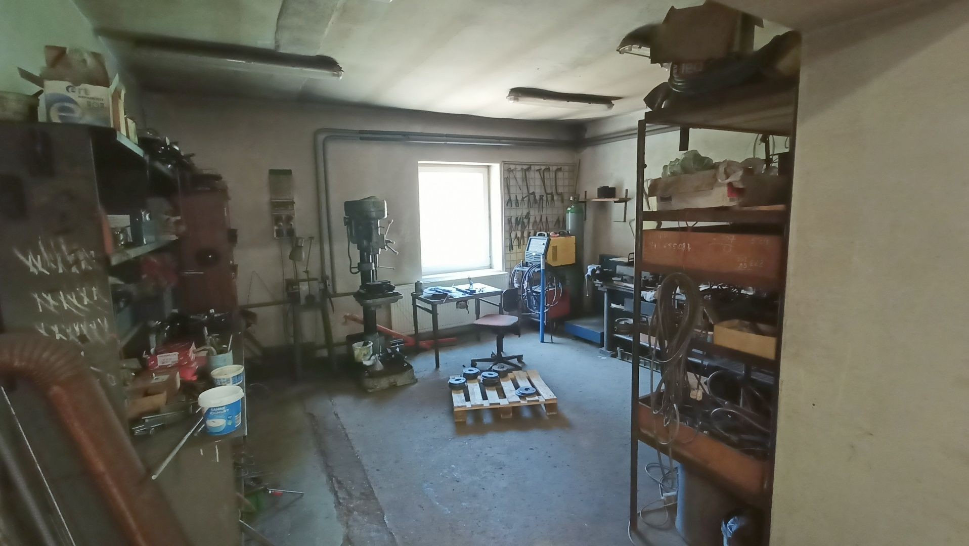 Viacúčelový objekt vhodný na podnikanie v obci Vyhne