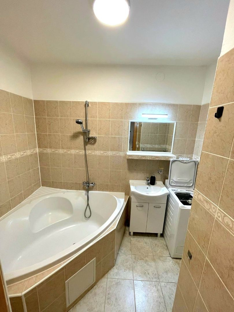 Na prenájom svetlý 2 izbový byt