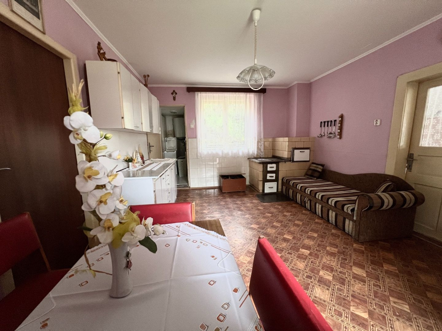 REZERVOVANÉ - RD - Chalupa pri potôčiku / Nová Baňa