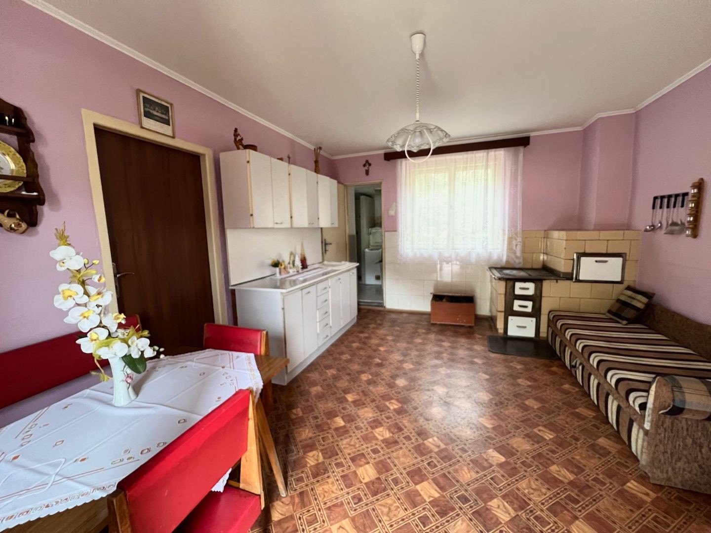 REZERVOVANÉ - RD - Chalupa pri potôčiku / Nová Baňa