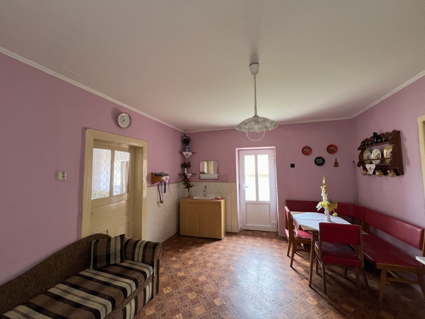 REZERVOVANÉ - RD - Chalupa pri potôčiku / Nová Baňa