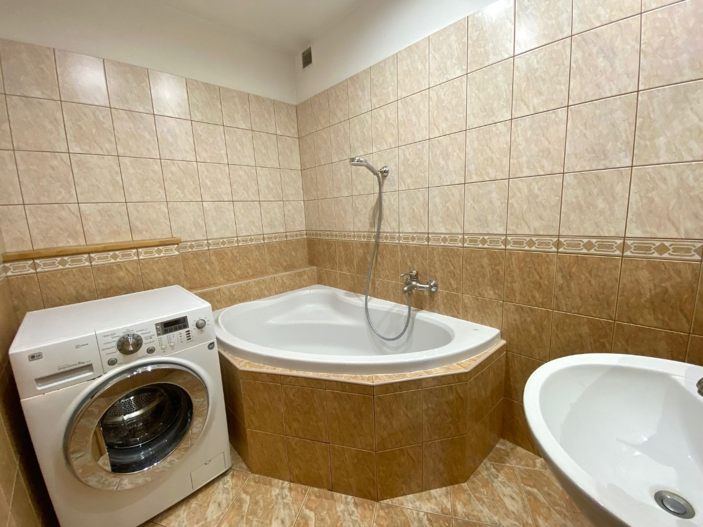 Predaj: Jedinečný 4-izbový byt 105 m², 2 balkóny, 2 kúpeľne, 3 pivnice – Považská Bystrica