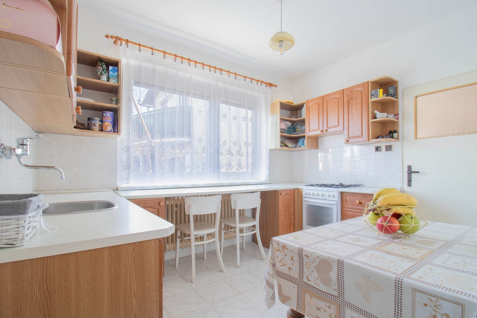 Čiastočne zrekonštruovaný dom vo výbornej lokalite s garážou