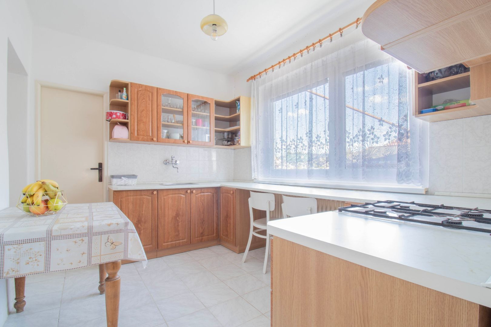 Čiastočne zrekonštruovaný dom vo výbornej lokalite s garážou