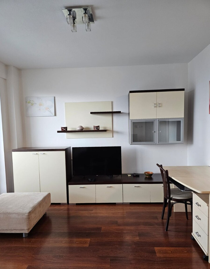 Zariadený 3 izbový byt s PARKOVANÍM v cene