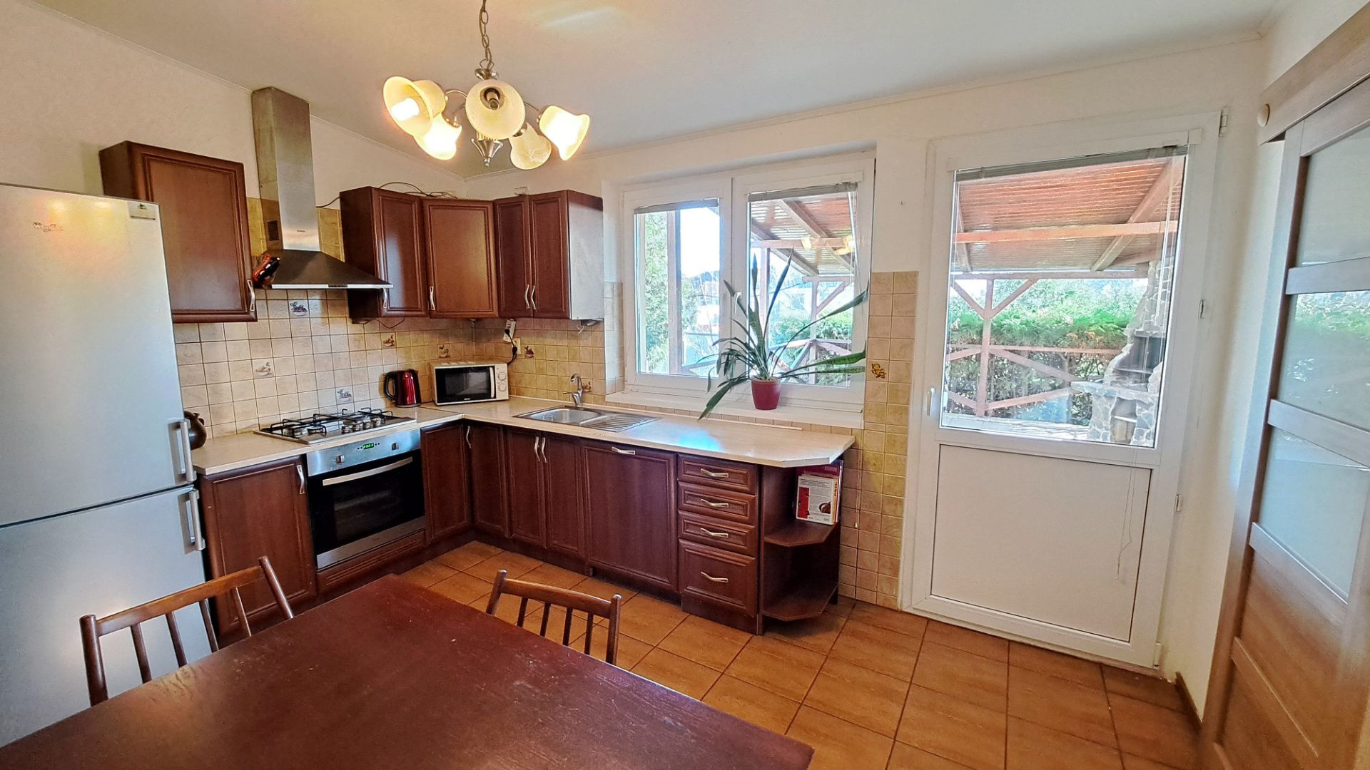 PREDANÉ! Slnečný 4-izbový dom na predaj