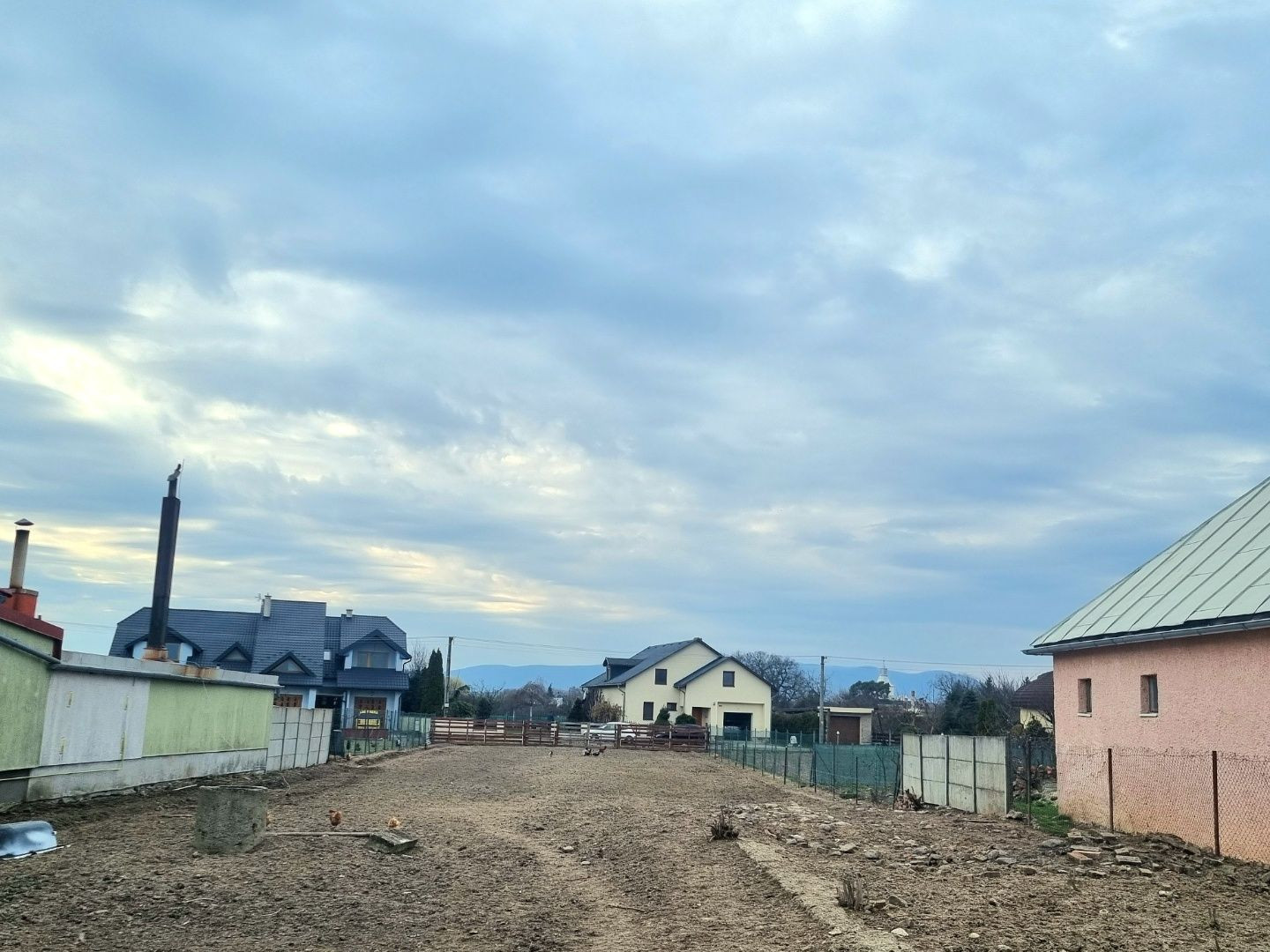 Na predaj pozemok v obci MILHOSTOV