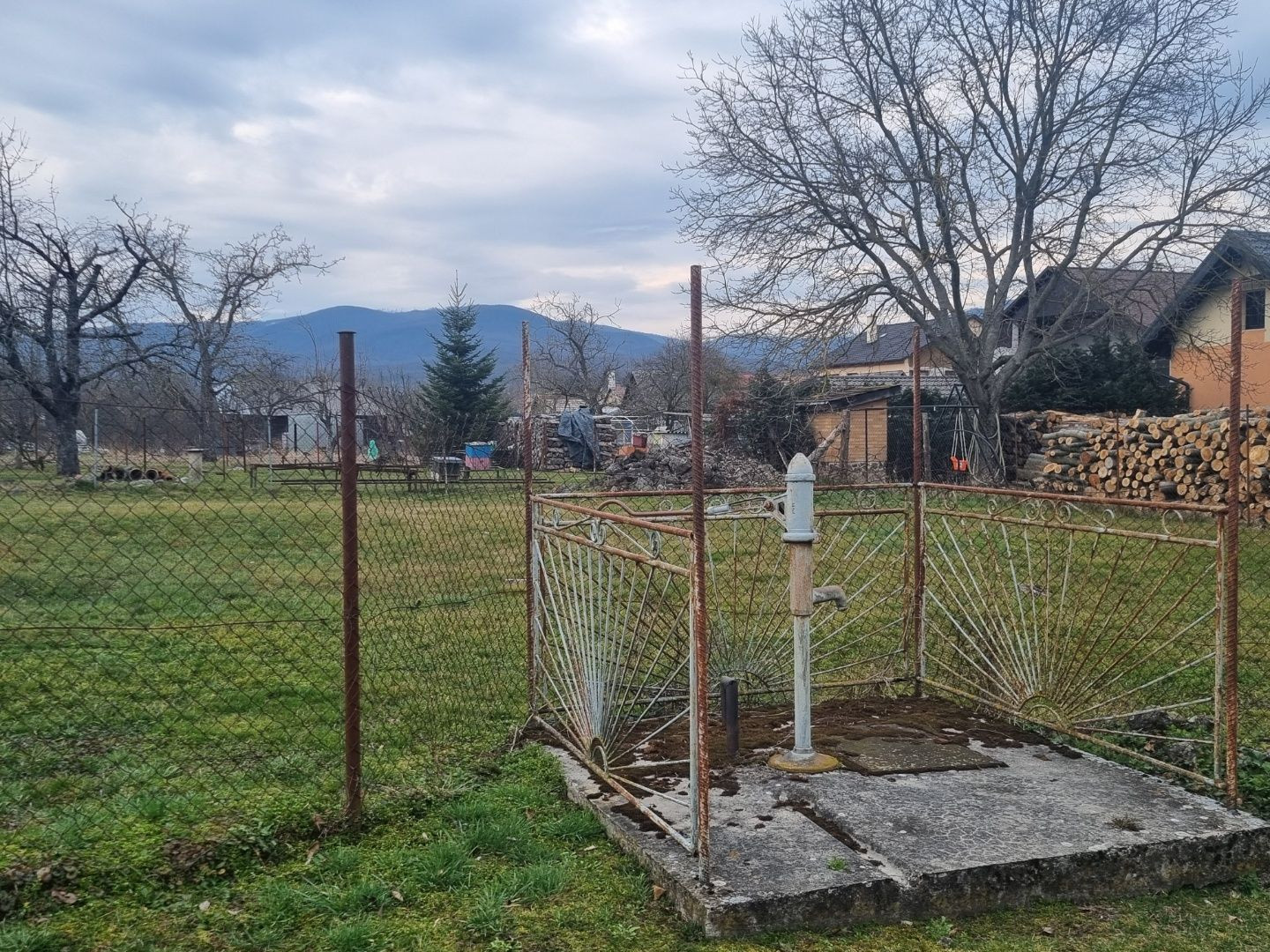 Ponúkame na predaj krásny pozemok v obci Dargov