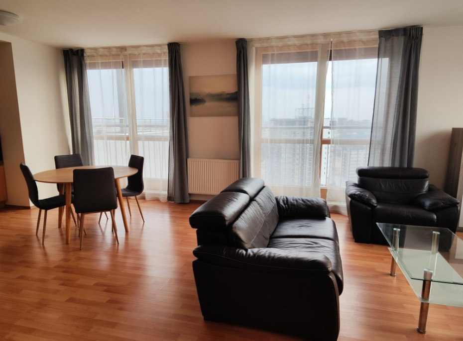 VEĽKOMETRÁŽNY dvojizbový byt s terasou