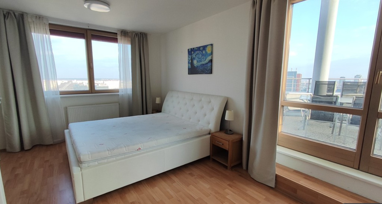 VEĽKOMETRÁŽNY dvojizbový byt s terasou