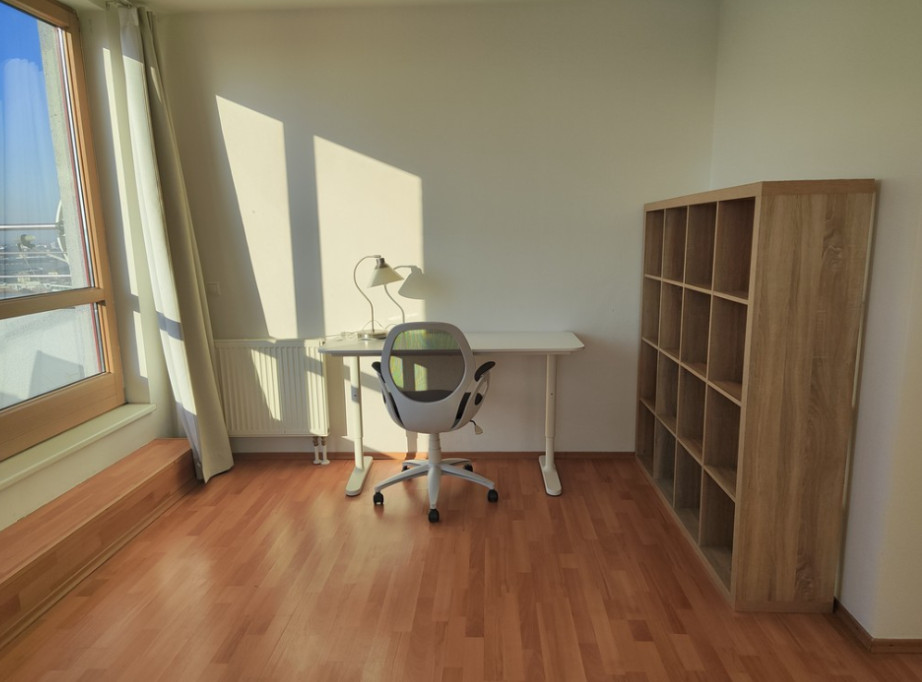 VEĽKOMETRÁŽNY dvojizbový byt s terasou