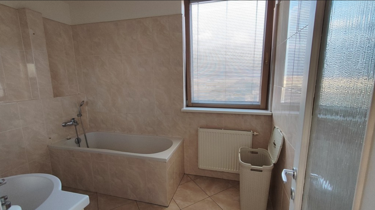 VEĽKOMETRÁŽNY dvojizbový byt s terasou