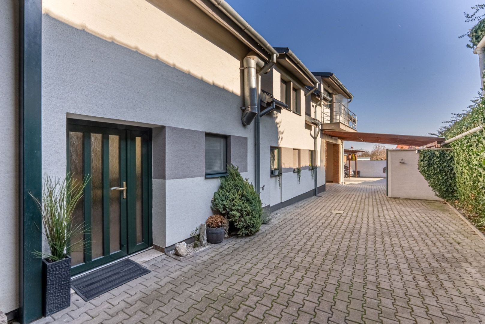 ***SKVELÁ INVESTÍCIA -  NEHNUTEĽNOSŤ  20 km od Trnavy***Podnikanie, Domov, Zabezpečený výnos***