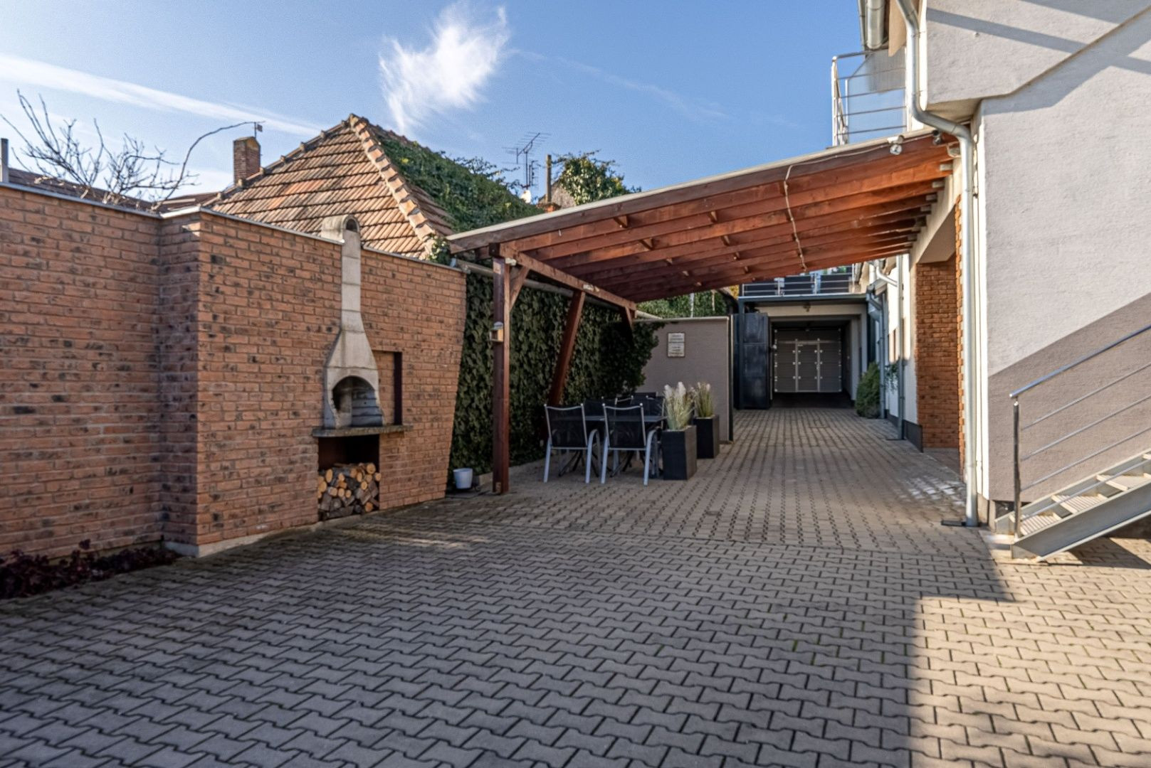 ***SKVELÁ INVESTÍCIA -  NEHNUTEĽNOSŤ  20 km od Trnavy***Podnikanie, Domov, Zabezpečený výnos***