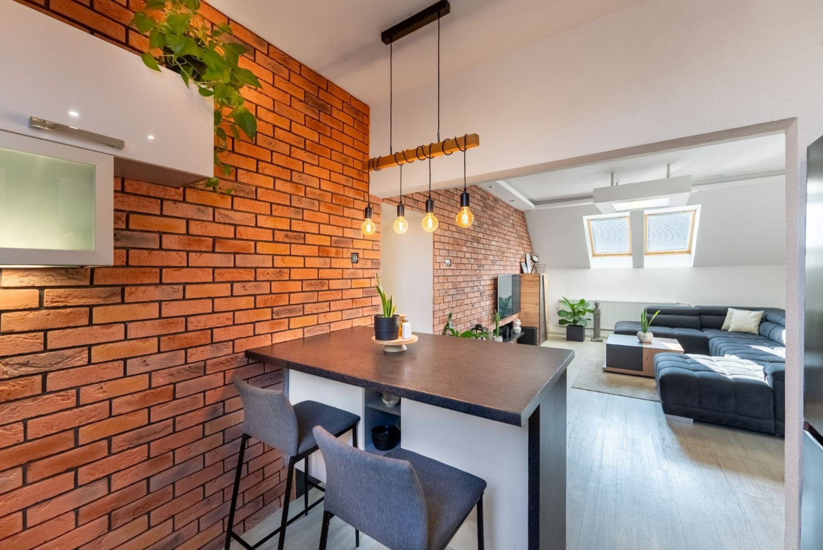 ***SKVELÁ INVESTÍCIA -  NEHNUTEĽNOSŤ  20 km od Trnavy***Podnikanie, Domov, Zabezpečený výnos***