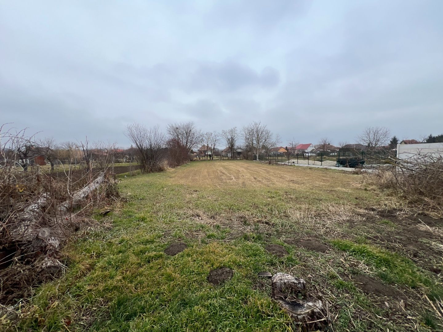 PREDANÉ - Pozemok so starým domom Veľká Maňa / Nové Zámky.