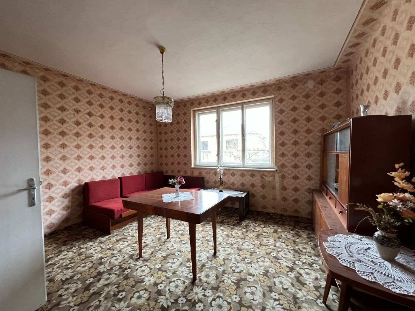 PREDANÉ - Pozemok so starým domom Veľká Maňa / Nové Zámky.