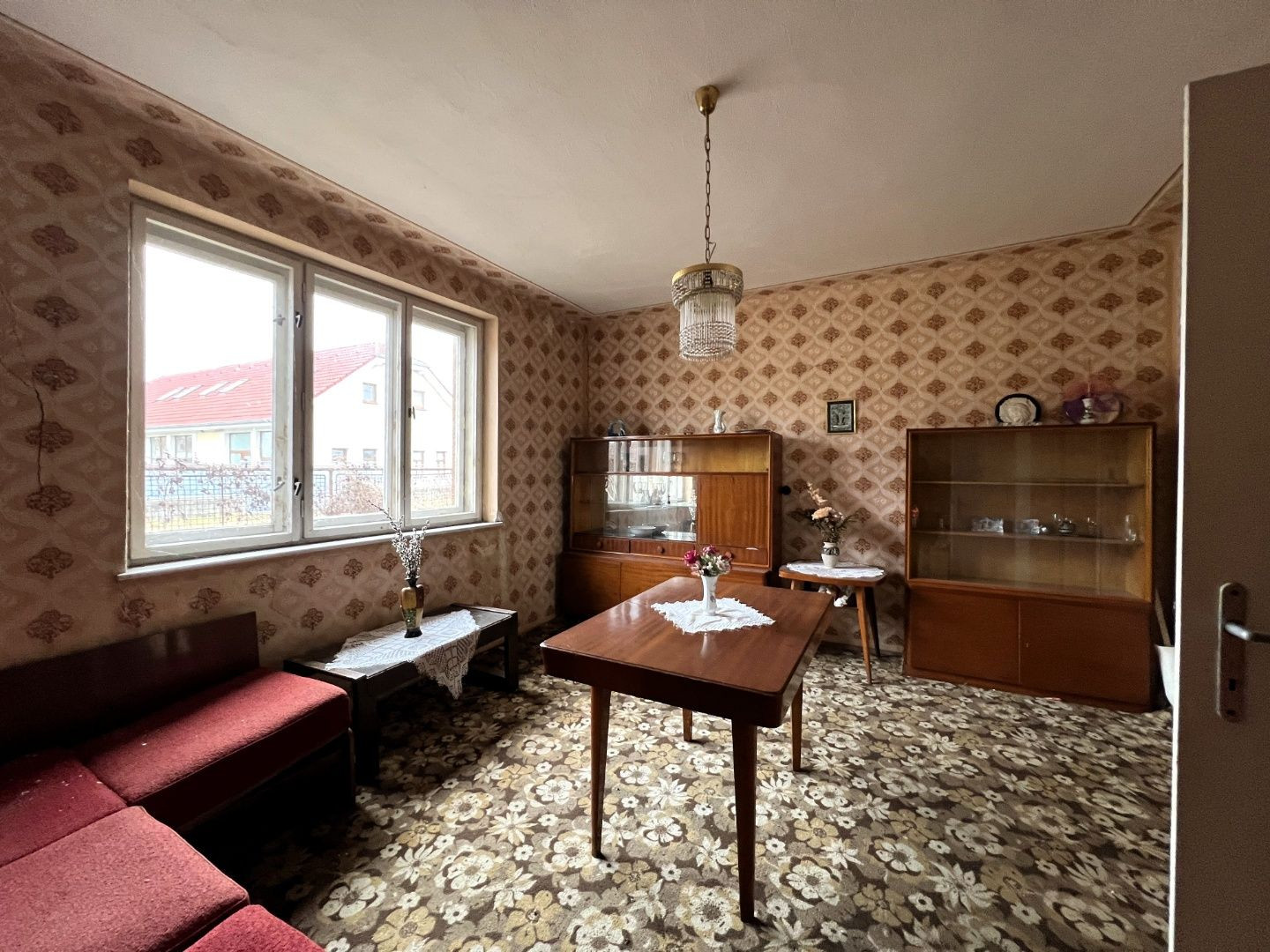 PREDANÉ - Pozemok so starým domom Veľká Maňa / Nové Zámky.