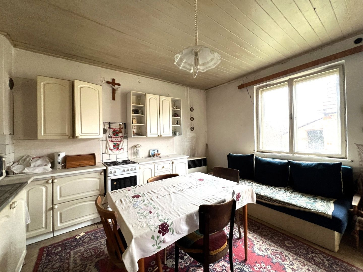 PREDANÉ - Pozemok so starým domom Veľká Maňa / Nové Zámky.