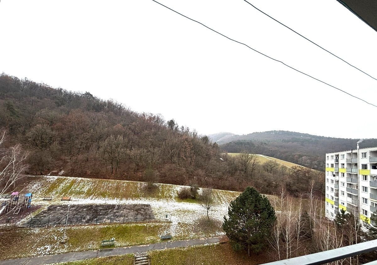 PEKNÝ 3 IZBOVÝ BYT - S KRÁSNYM VÝHĽADOM