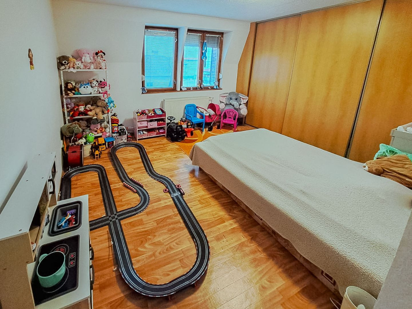 Priestranný rodinný dom v Hornej Strede s veľkým pozemkom