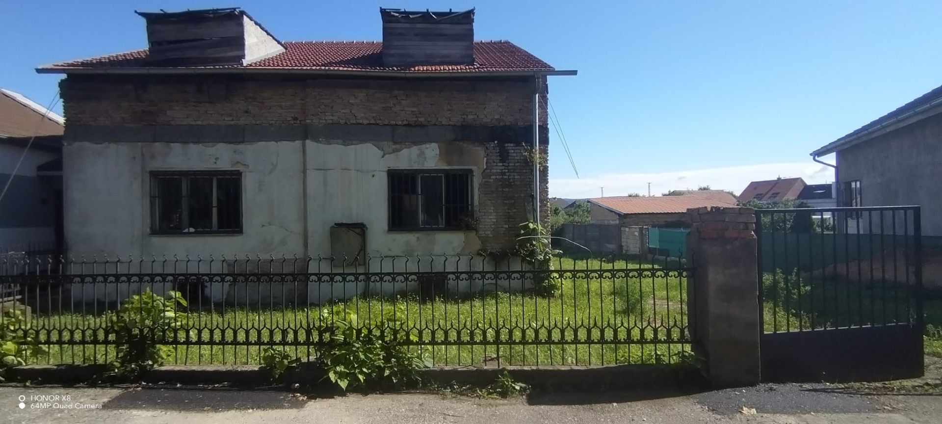 Pozemok ideálny na výstavbu 2 rodinných domov