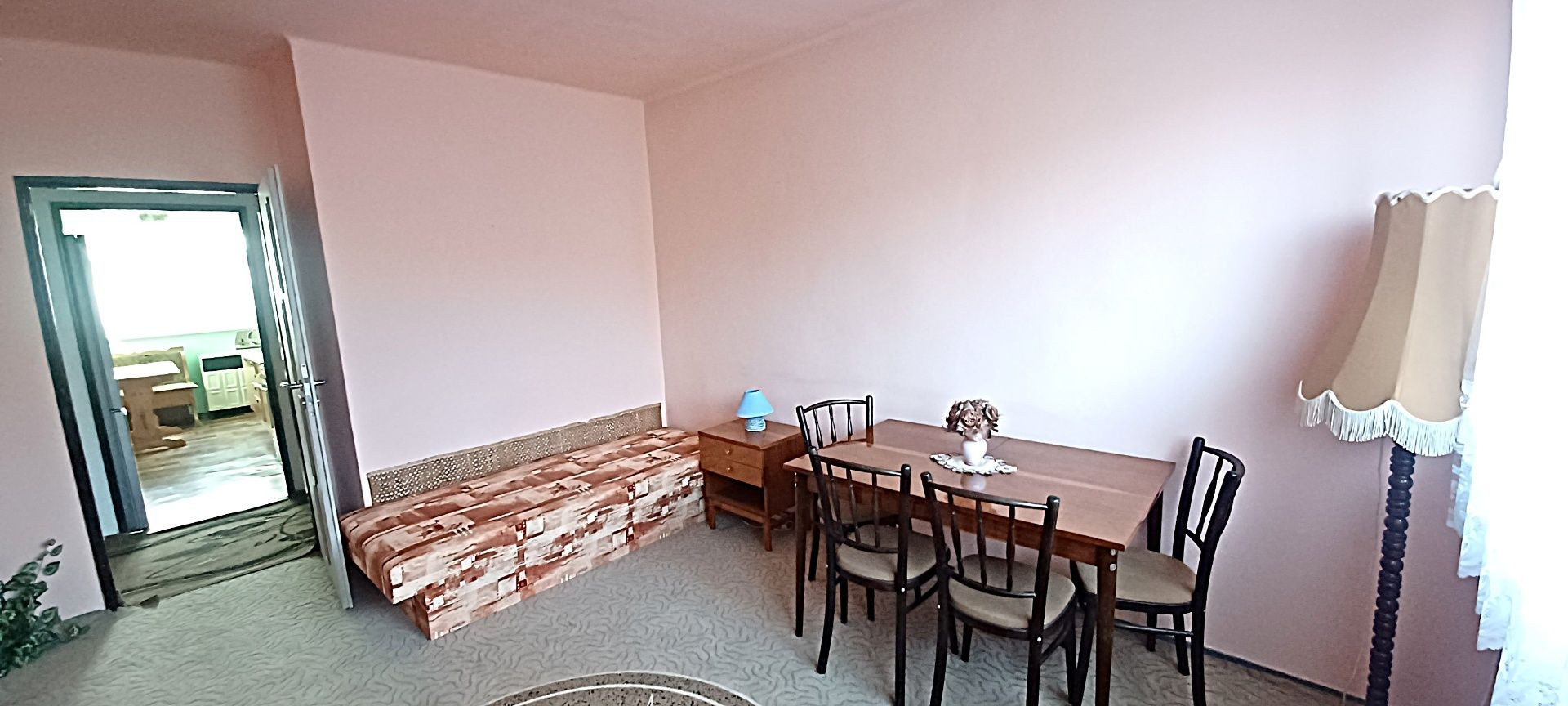 PREDANÉ - Presvetlený veľký 3 izbový byt / Malé Kozmálovce - Levice