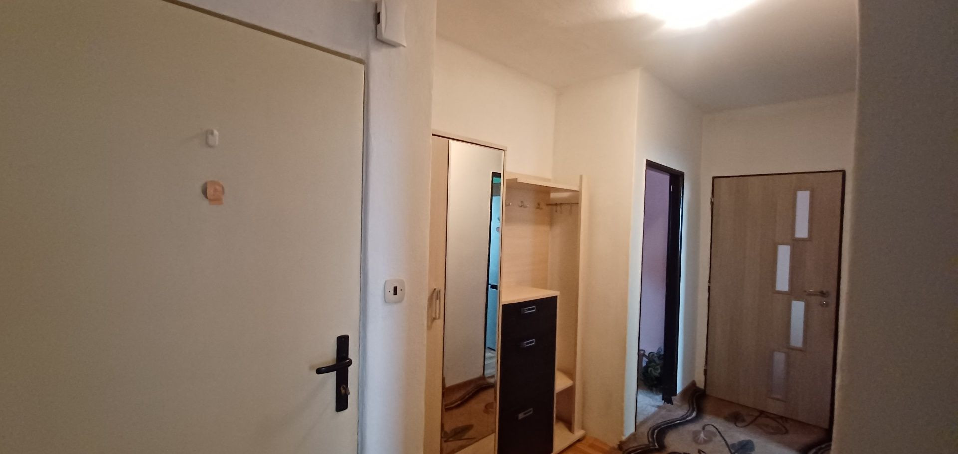 PREDANÉ - Presvetlený veľký 3 izbový byt / Malé Kozmálovce - Levice