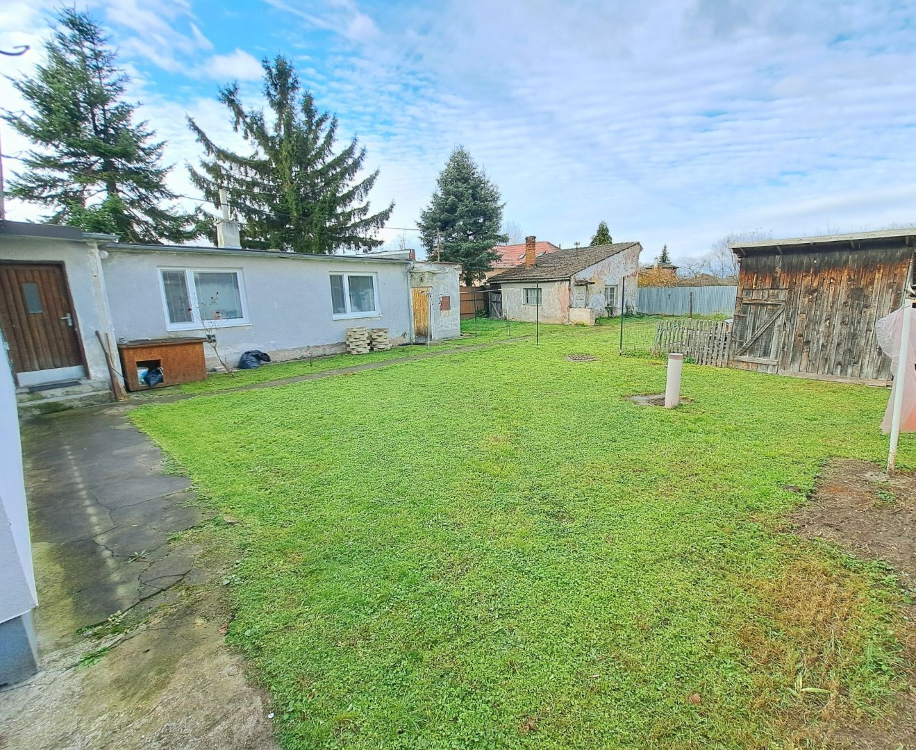 Starší domček s krásnym pozemkom