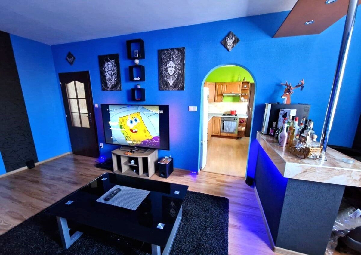 PEKNÝ 2,5 IZBOVÝ BYT -  VÝBORNÁ LOKALITA