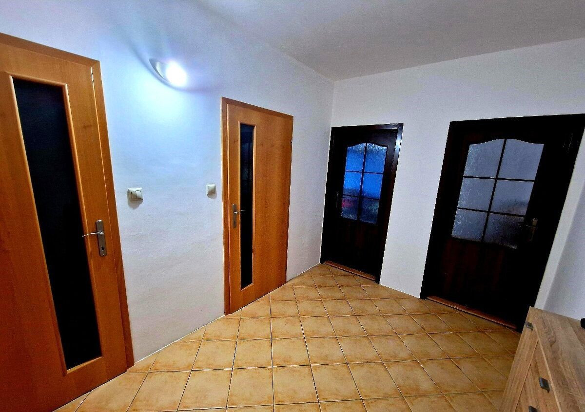 PEKNÝ 2,5 IZBOVÝ BYT -  VÝBORNÁ LOKALITA