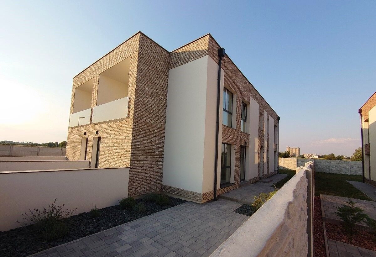 Na predaj krásne 3 izbové byty s terasou a so záhradou v Diakovciach