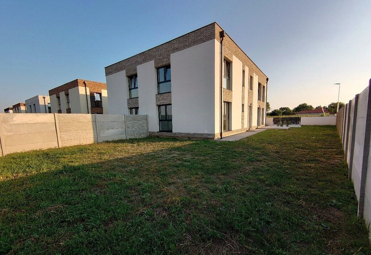 Na predaj krásne 3 izbové byty s terasou a so záhradou v Diakovciach