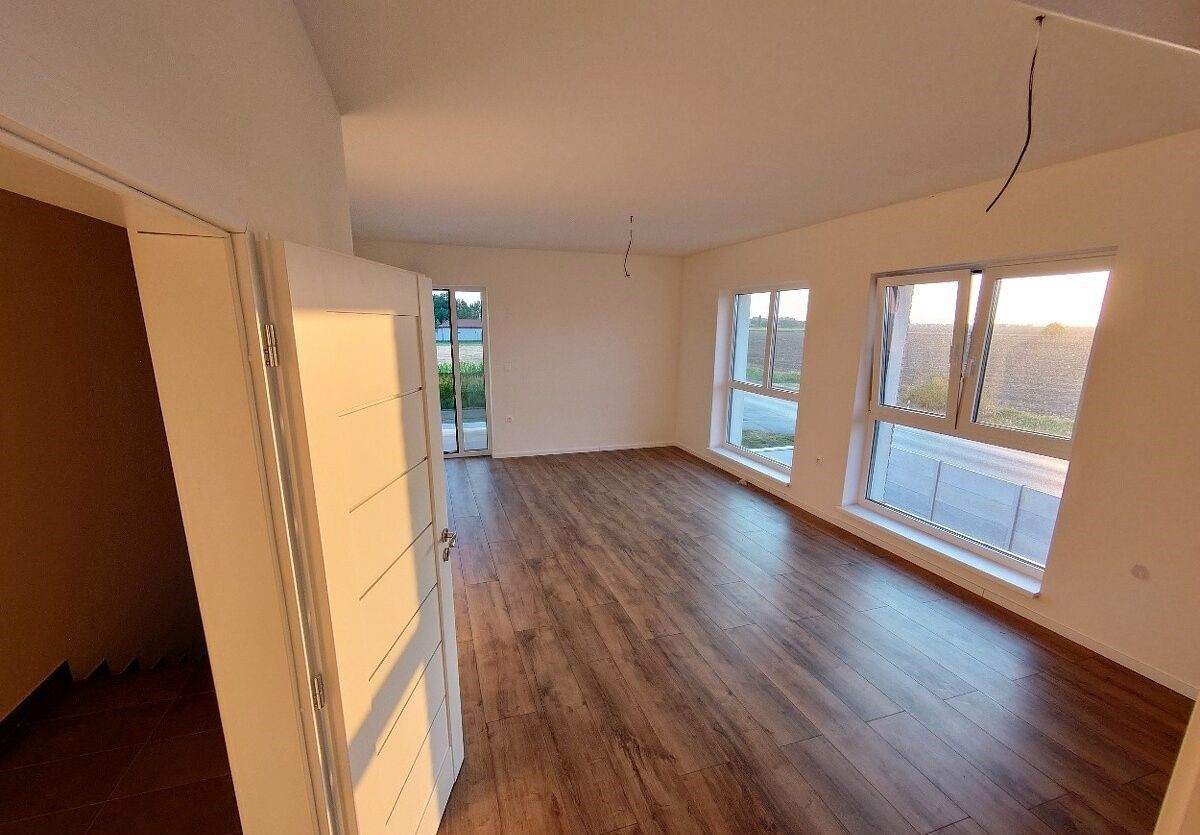 Na predaj krásne 3 izbové byty s terasou a so záhradou v Diakovciach