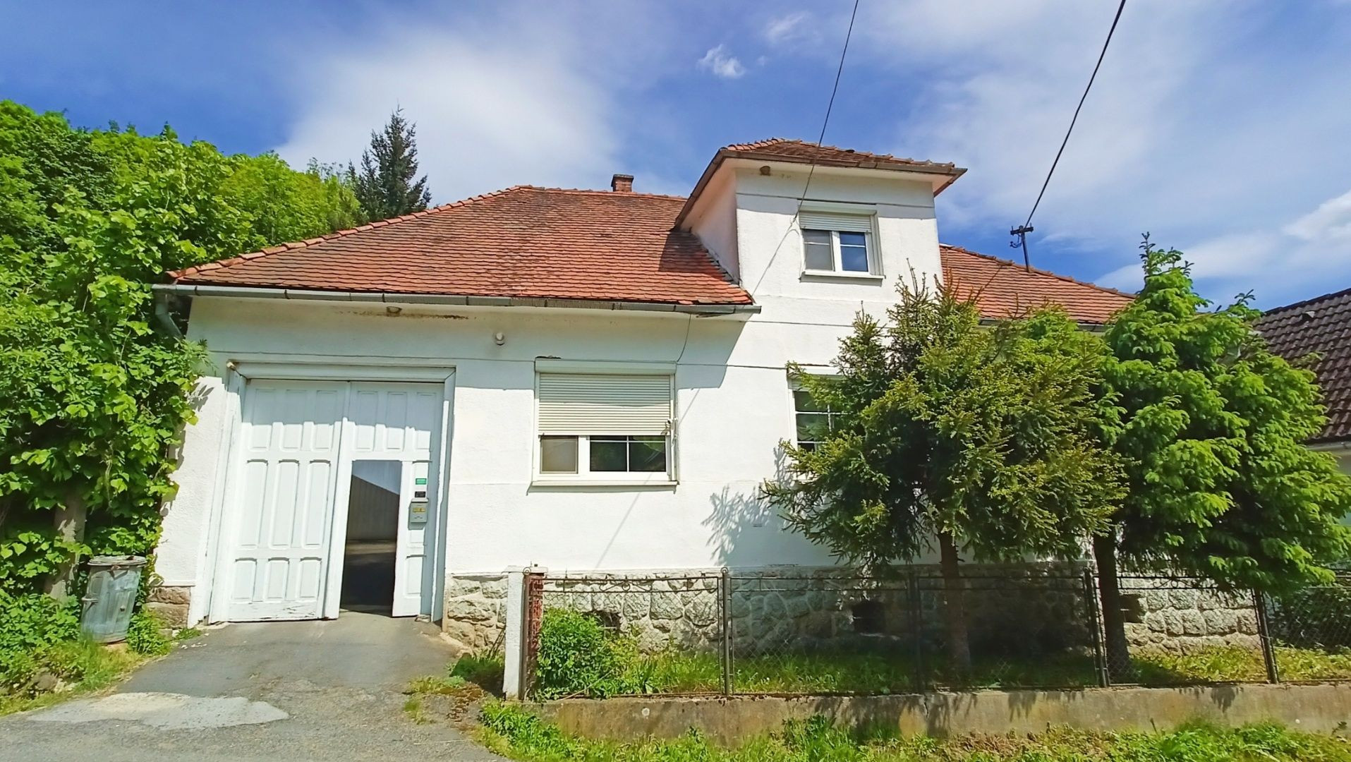 Nová cena! Zaujímavý rodinný dom v nádhernej prírode