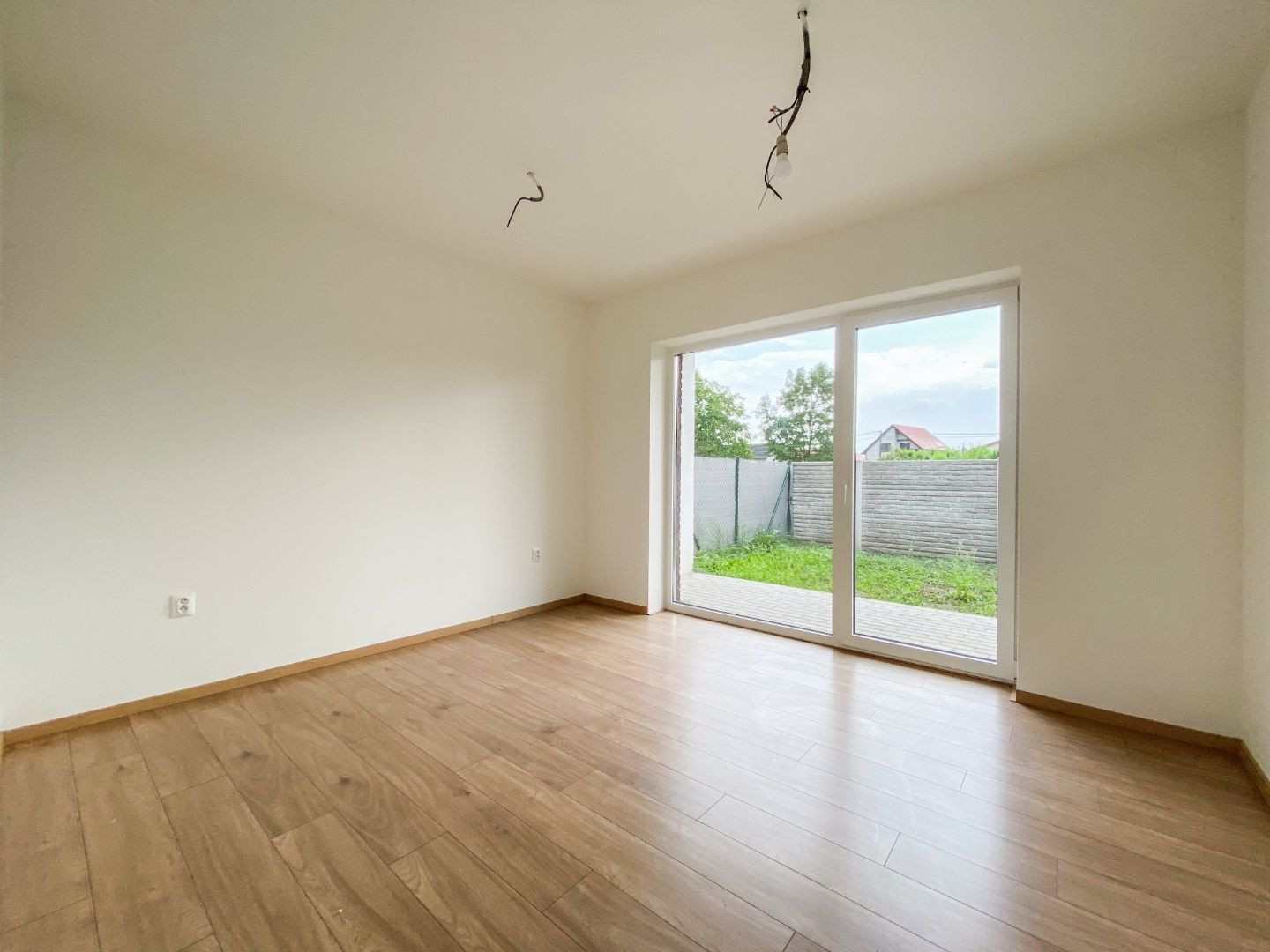 SKVELÁ CENA - RD v súkromnej ulici v Mostovej