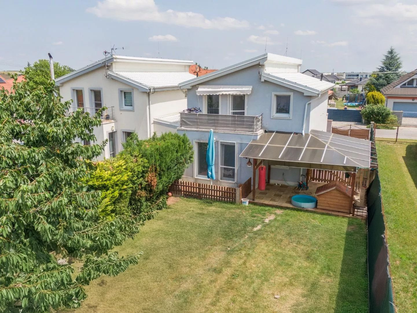 BEZKONKURENČNÁ CENA!  Slnečný 5-izbový rodinný dom na Slnečnej ulici