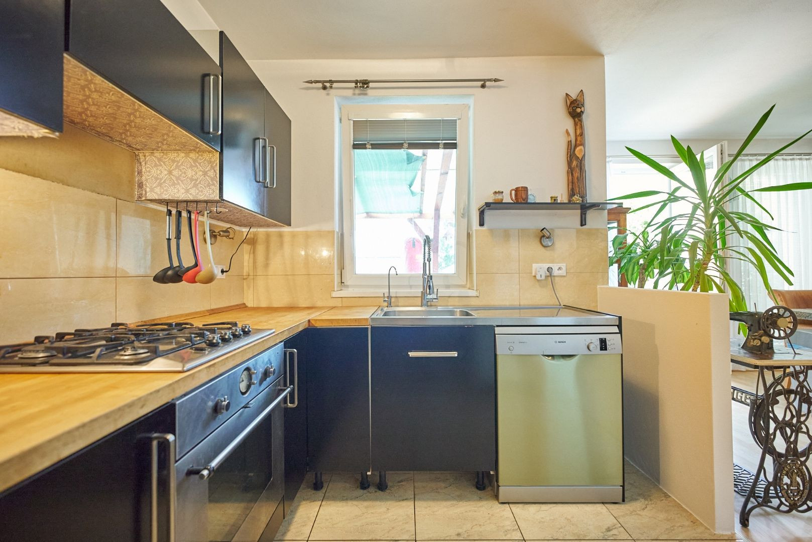 BEZKONKURENČNÁ CENA!  Slnečný 5-izbový rodinný dom na Slnečnej ulici