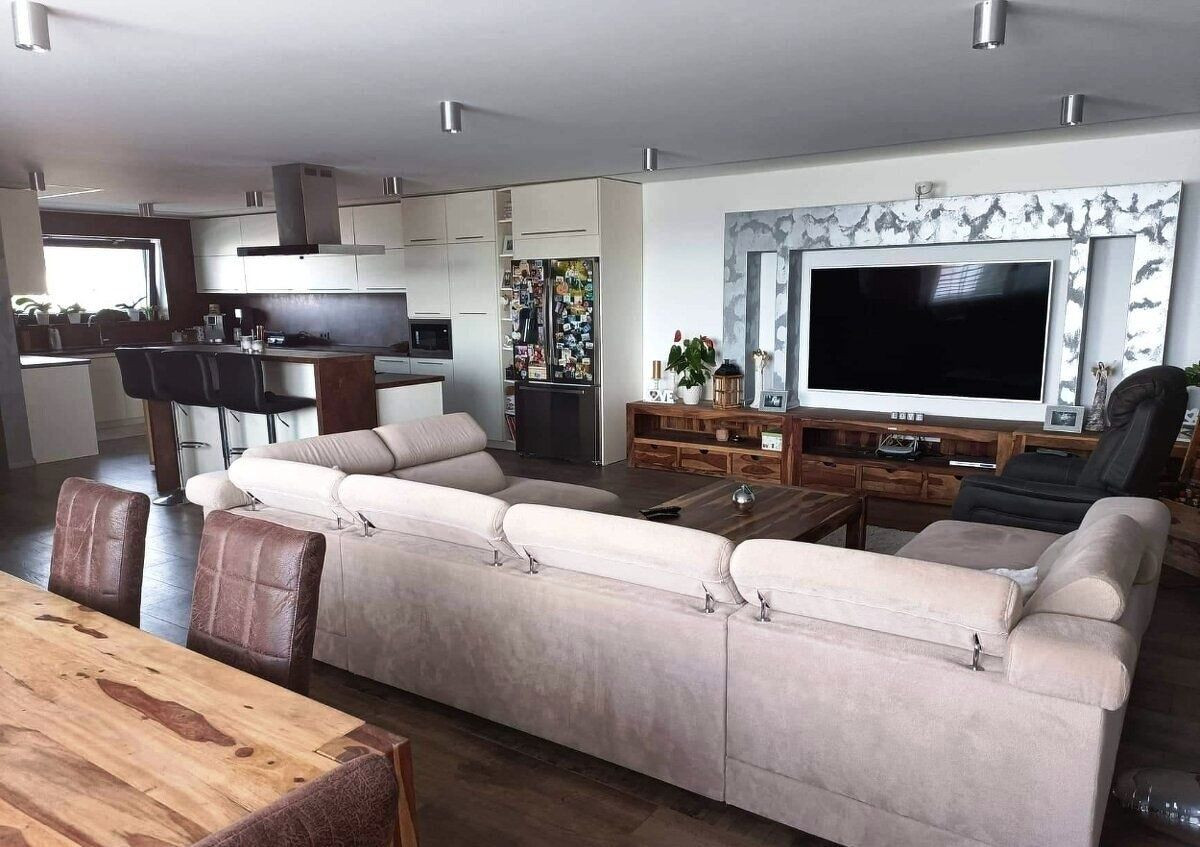 SHARK REAL ponúka výnimočná nehnuteľnosť s bazénom a pozemkom 2500m2