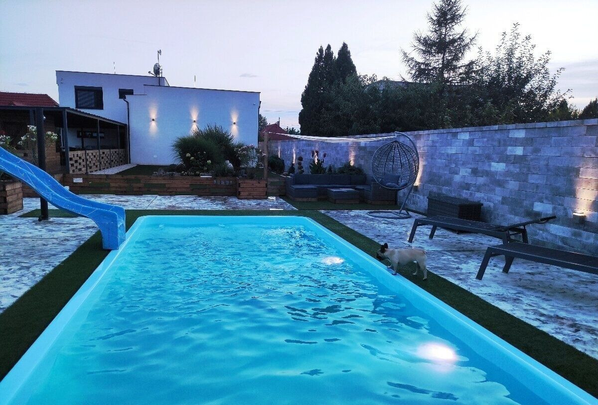 SHARK REAL ponúka výnimočná nehnuteľnosť s bazénom a pozemkom 2500m2