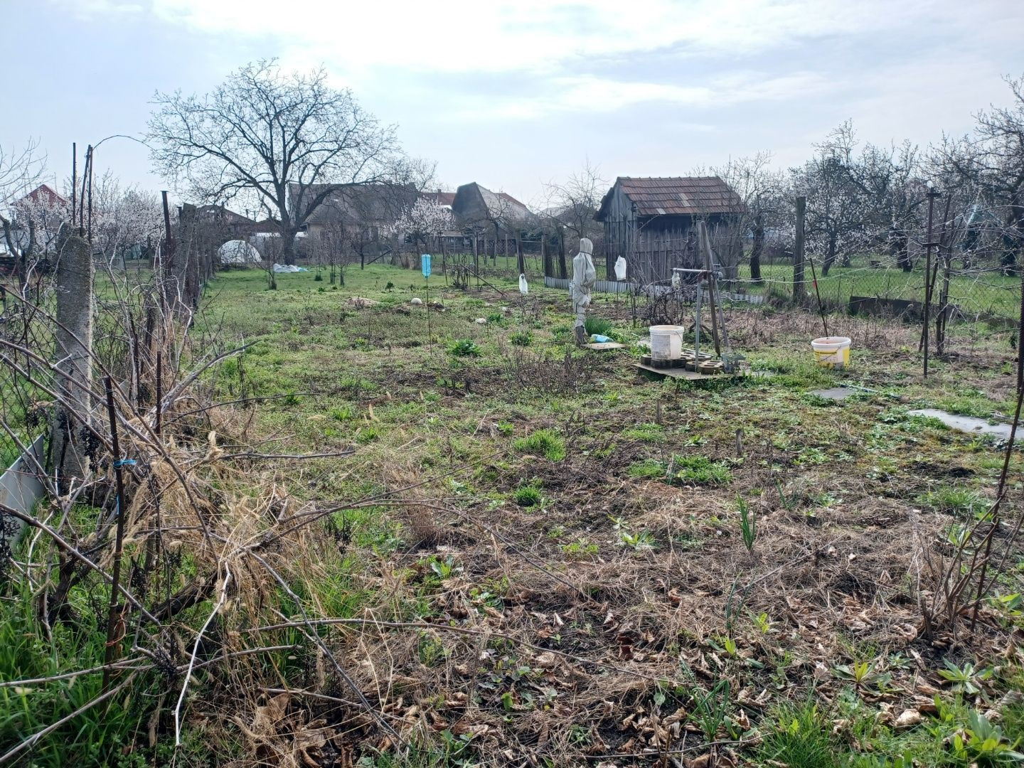 Presvetlený dom s rovinatým pozemkom
