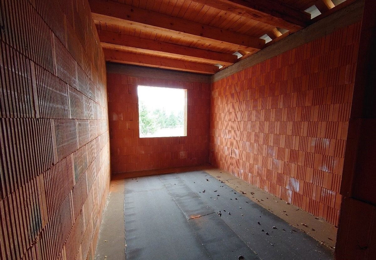 Na predaj 4 izbová novostavba v Malom Lapáši