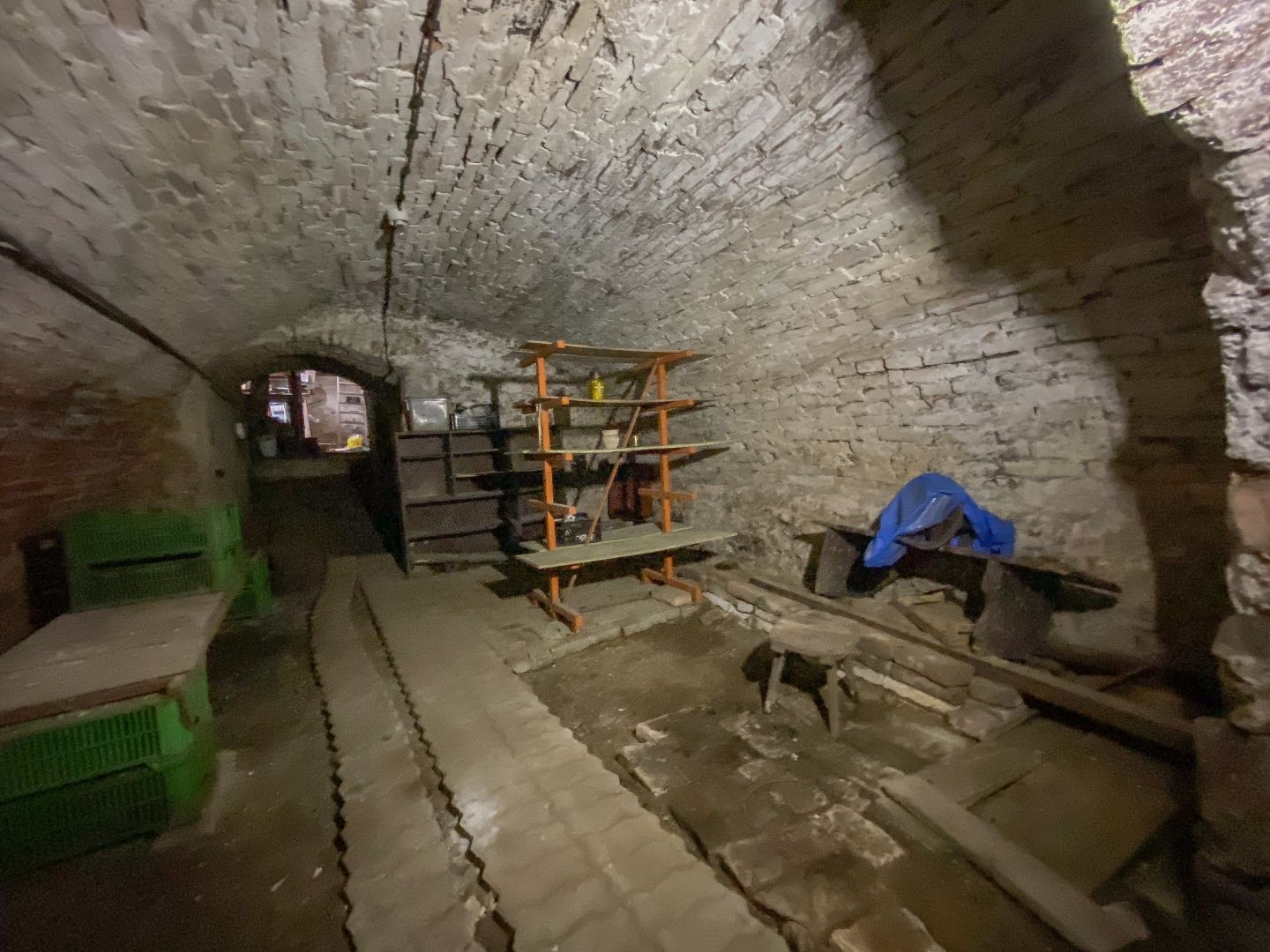 Znížená cena - Jedinečná príležitosť - Historický vinársky dom v samotnom srdci Pezinka