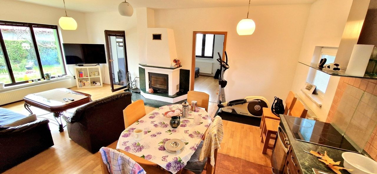 RODINNÝ DOM "POD ČEREŠŇOU" V OBCI HALIČ